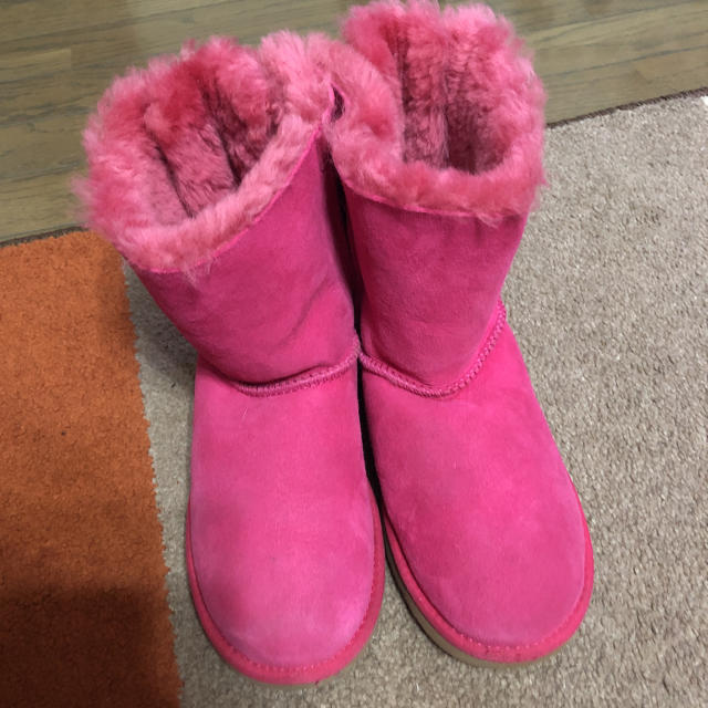 UGG(アグ)のugg  ムートン  リボン レディースの靴/シューズ(ブーツ)の商品写真