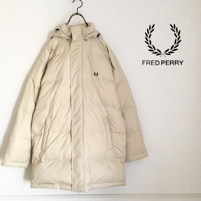 【美品】FRED PERRY ロング ダウンジャケット オフホワイトのサムネイル