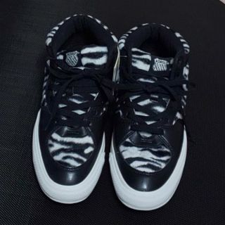 ケースイス(K-SWISS)の値下げ新品★K-SWISS★ゼブラファースニーカー26センチ(スニーカー)