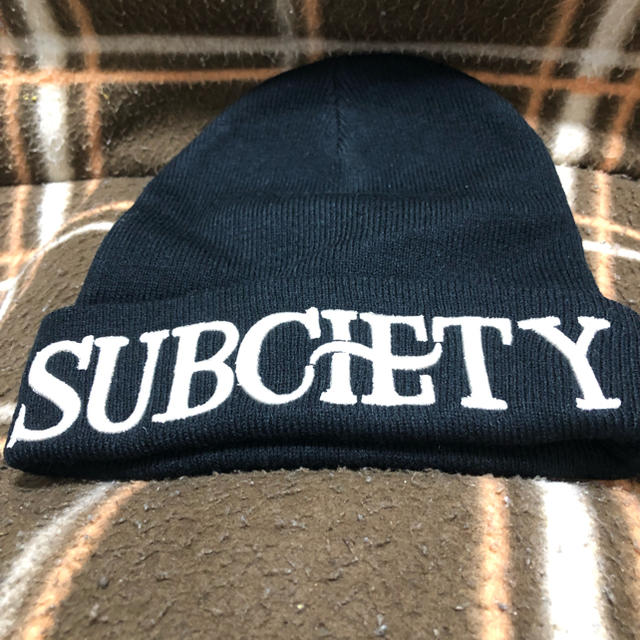 Subciety(サブサエティ)のsubciety ニットキャップ メンズの帽子(キャップ)の商品写真