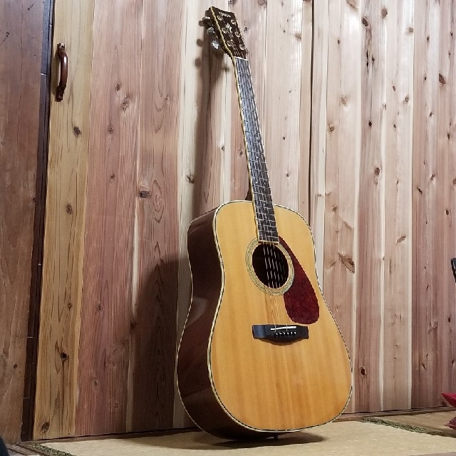 YAMAHA アコースティックギターDW-8 トップ単板! YAMAHA アコースティックギターDW-8 トップ単板!