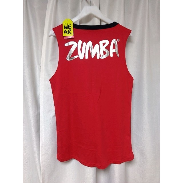 Zumba(ズンバ)の値下げ ZUMBA ズンバ ノースリーブ Mサイズ シルバーのZUMBAマーク レディースのトップス(Tシャツ(半袖/袖なし))の商品写真