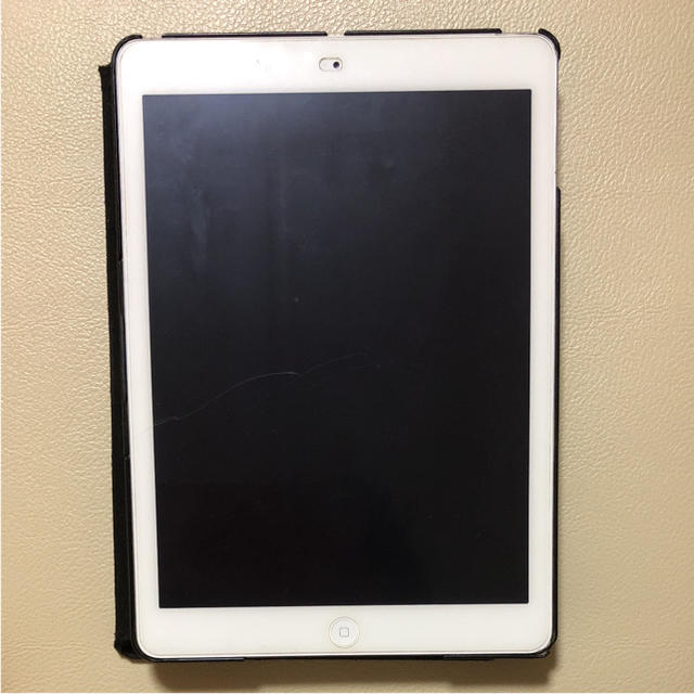 iPad(アイパッド)のお年玉値下 iPad air wifi cellular(au)モデル 32G スマホ/家電/カメラのPC/タブレット(タブレット)の商品写真