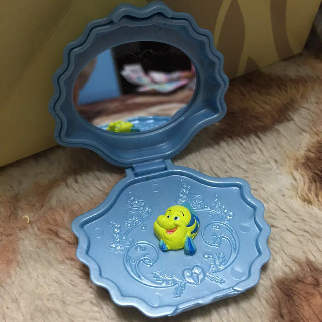 Disney アリエル貝殻コンパクト ガチャの通販 By Yasama0313 ディズニーならラクマ Disney アリエル貝殻コンパクト ガチャの通販 By Yasama0313 ディズニーならラクマ