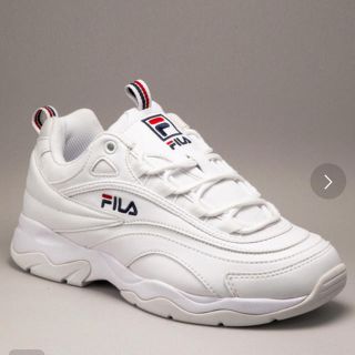 フィラ(FILA)の最終の価格 出品 超人気 完売商品 FILA ⭐️ スニーカー(スニーカー)