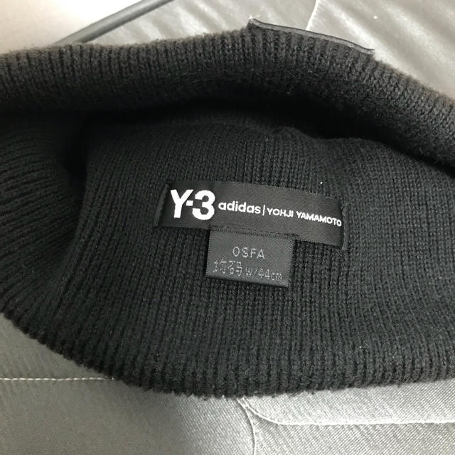 Y-3(ワイスリー)のY-3 ニット帽 メンズの帽子(ニット帽/ビーニー)の商品写真