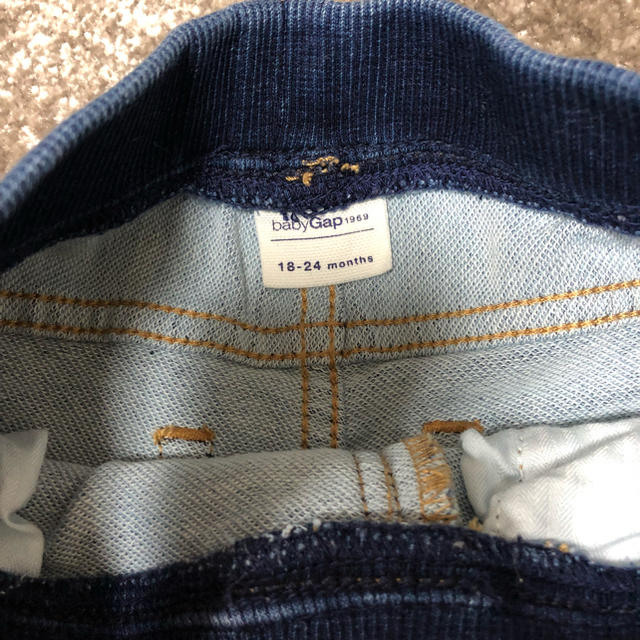 babyGAP(ベビーギャップ)の値下げ！babyGAP ジーンズ  キッズ/ベビー/マタニティのキッズ服男の子用(90cm~)(パンツ/スパッツ)の商品写真