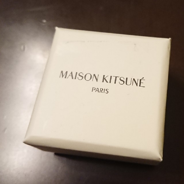 MAISON KITSUNE'(メゾンキツネ)のメゾン キツネ ブローチ メンズのアクセサリー(その他)の商品写真