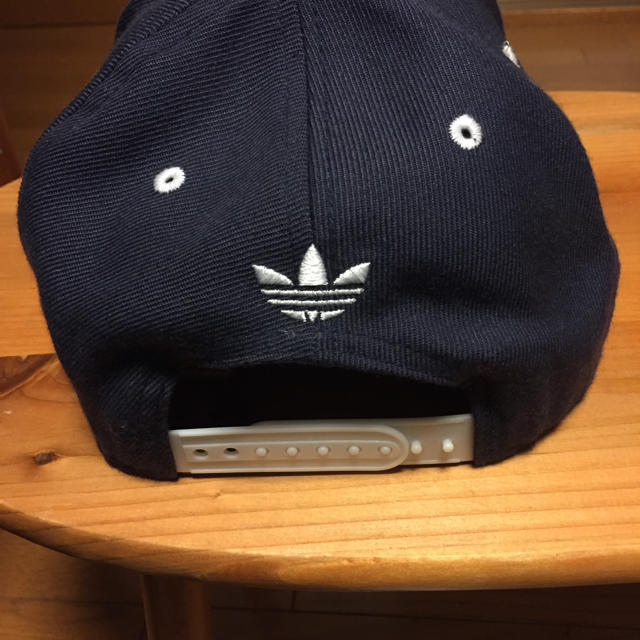 adidas(アディダス)の【美品】アディダス キャップ ネイビー メンズの帽子(キャップ)の商品写真