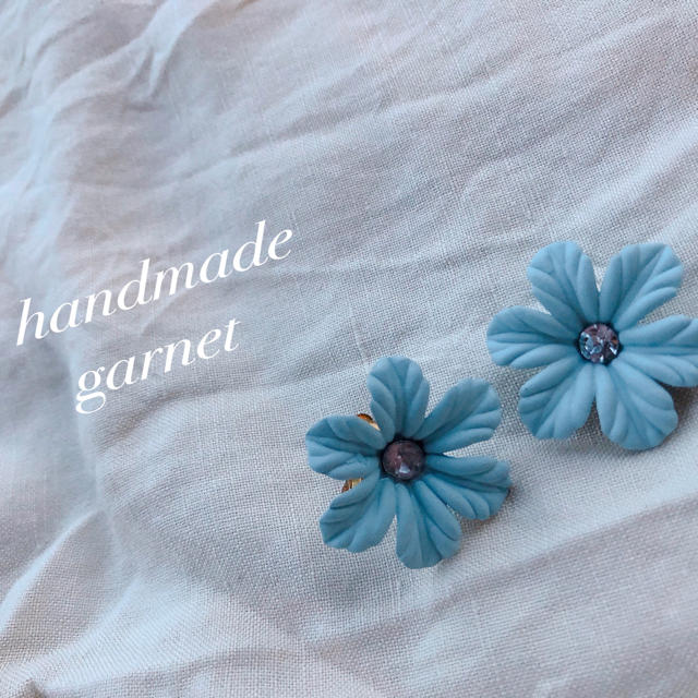 Kastane(カスタネ)の花ピアス、イヤリング ハンドメイドのアクセサリー(ピアス)の商品写真