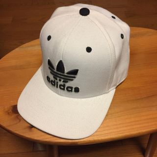 アディダス(adidas)の【美品】アディダス キャップ ホワイト(キャップ)