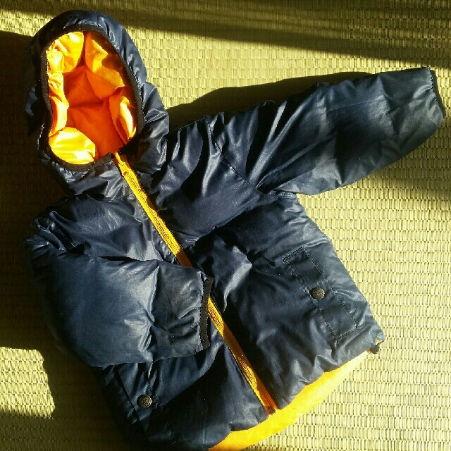 GAP(ギャップ)のダウンジャケット　95 ダウン90%　GAP キッズ/ベビー/マタニティのキッズ服男の子用(90cm~)(ジャケット/上着)の商品写真