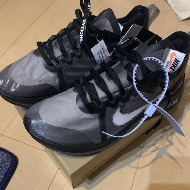 NIKE(ナイキ)の新品　zoom fly off-white 27㎝　 メンズの靴/シューズ(スニーカー)の商品写真