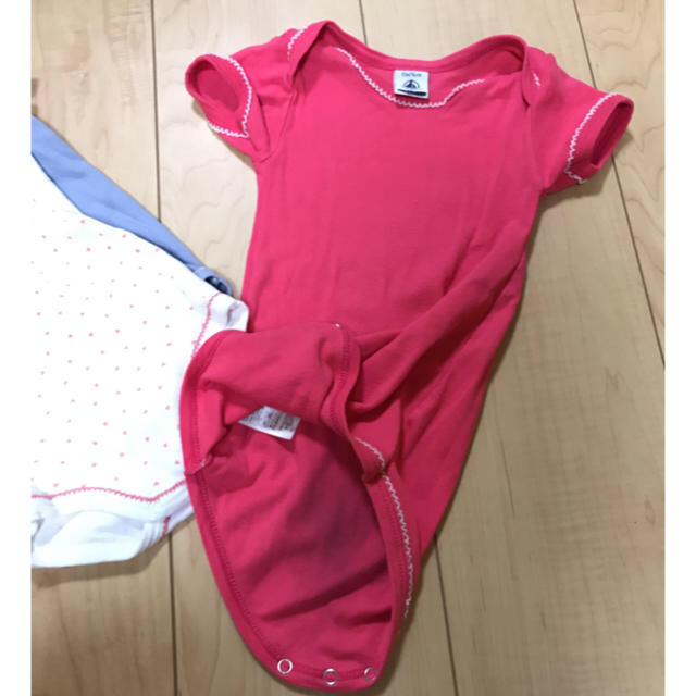 PETIT BATEAU(プチバトー)のプチバトー ロンパース  肌着 12m 74 キッズ/ベビー/マタニティのベビー服(~85cm)(ロンパース)の商品写真