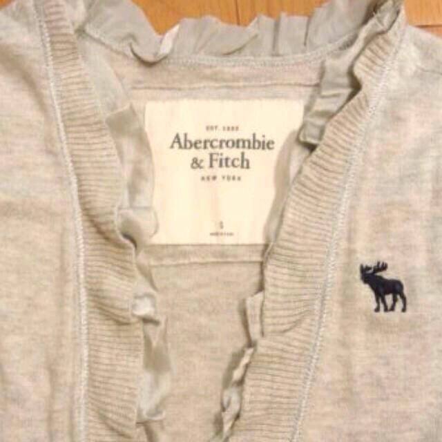 Abercrombie&Fitch(アバクロンビーアンドフィッチ)のアバクロ グレーカーディガン レディースのトップス(カーディガン)の商品写真