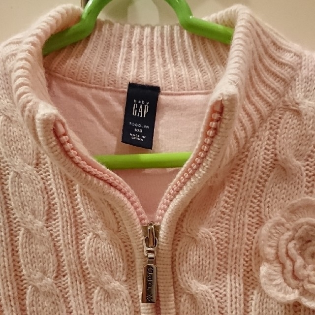 babyGAP(ベビーギャップ)の 美品 baby GAP フロントジップカーディガンセーター キッズ/ベビー/マタニティのキッズ服女の子用(90cm~)(カーディガン)の商品写真