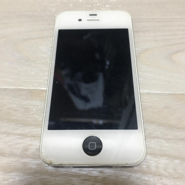 iPhone(アイフォーン)のiPhone 4 32 GB 本体 Softbank スマホ/家電/カメラのスマートフォン/携帯電話(スマートフォン本体)の商品写真