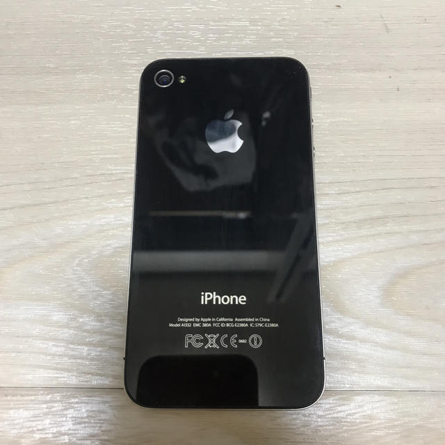 iPhone(アイフォーン)のiPhone 4 32 GB 本体 Softbank スマホ/家電/カメラのスマートフォン/携帯電話(スマートフォン本体)の商品写真