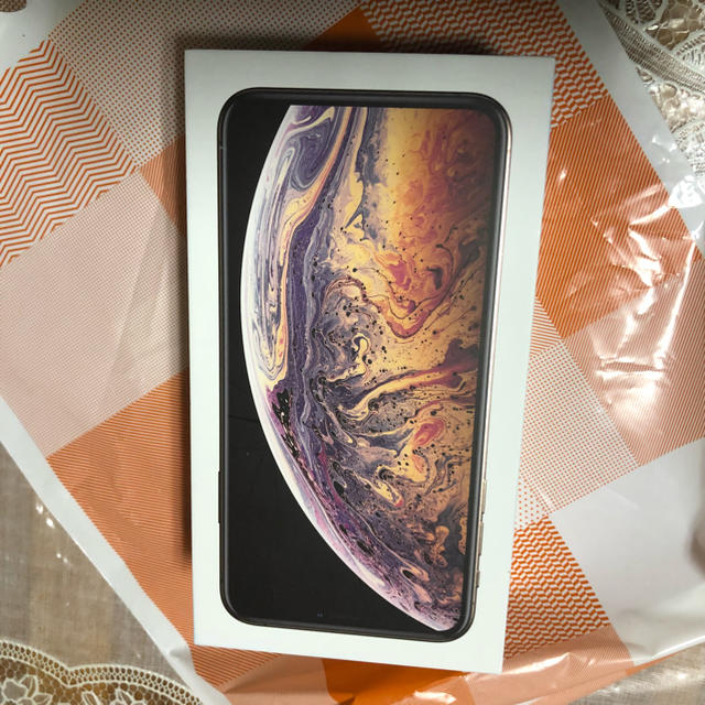 iPhone(アイフォーン)の新品未使用  SIMフリー iPhone xs Max  64GB  ゴールド スマホ/家電/カメラのスマートフォン/携帯電話(スマートフォン本体)の商品写真