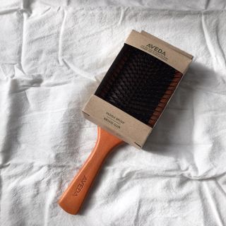 アヴェダ(AVEDA)のAVEDA パドル ブラシ 新品未使用(ヘアブラシ/クシ)