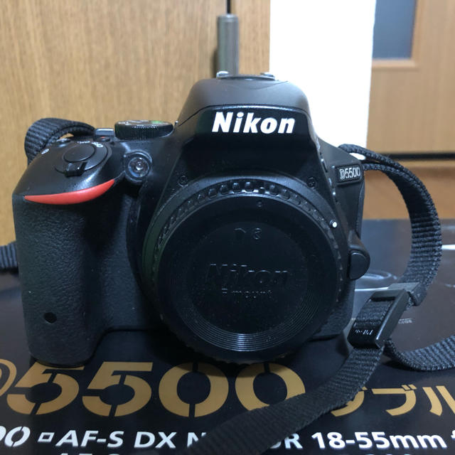 Nikon(ニコン)の【一眼レフカメラ】「Nikon D5500 ダブルズームキット」美品 スマホ/家電/カメラのカメラ(デジタル一眼)の商品写真