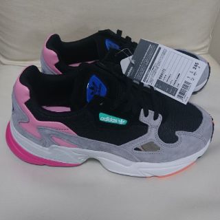 アディダス(adidas)のadidas falcon ファルコン　24.5cm(スニーカー)