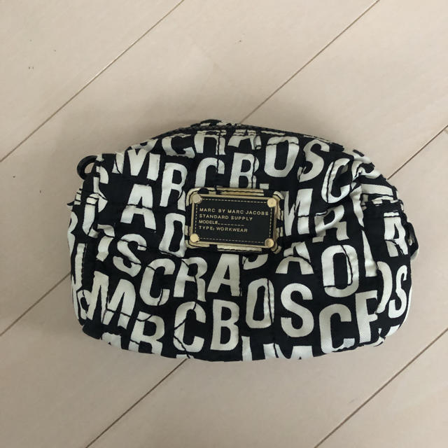 MARC BY MARC JACOBS(マークバイマークジェイコブス)のMARC BY MARC JACOBS ポーチ レディースのファッション小物(ポーチ)の商品写真