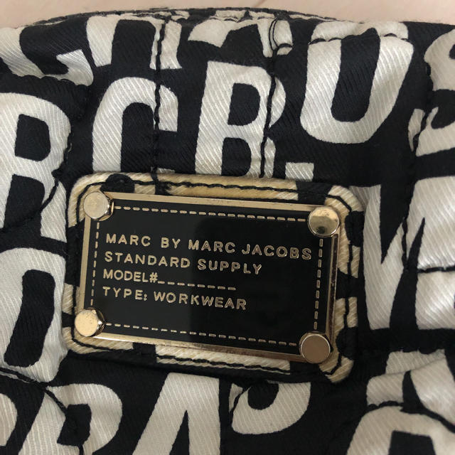 MARC BY MARC JACOBS(マークバイマークジェイコブス)のMARC BY MARC JACOBS ポーチ レディースのファッション小物(ポーチ)の商品写真