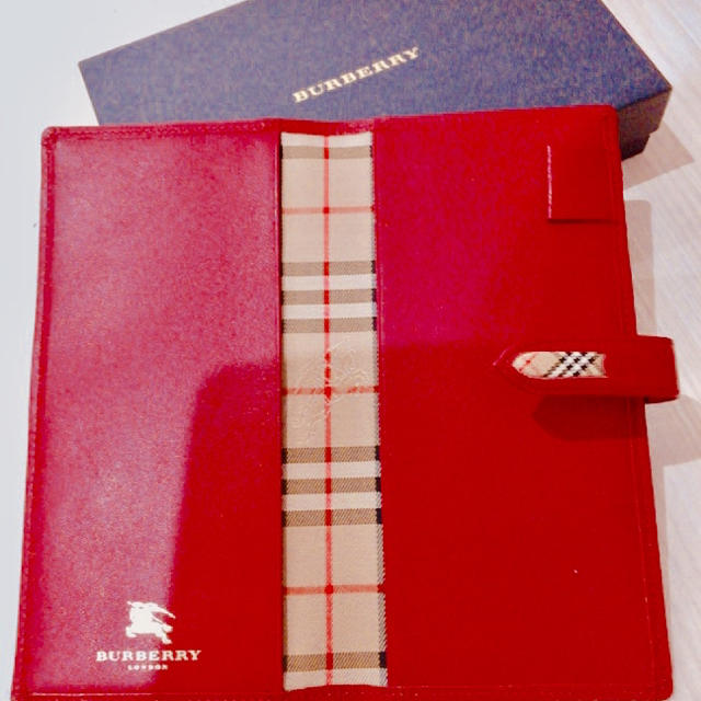 BURBERRY(バーバリー)のBURBERRY 手帳 カバー バーバリー ♡ 送料込み 新品未使用 箱付き レディースのファッション小物(その他)の商品写真