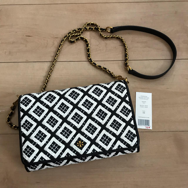 新品未使用■トリーバーチTORY BURCH■チェーンウォレット■黒×白