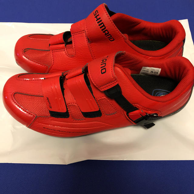 SHIMANO(シマノ)の限定カラー RP3 RED 42 SHIMANO シマノ　 　 スポーツ/アウトドアの自転車(ウエア)の商品写真