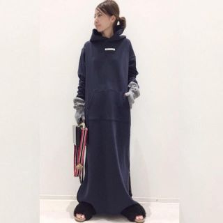 アパルトモンドゥーズィエムクラス(L'Appartement DEUXIEME CLASSE)の新品⭐️アピルトモン／アメリカーナ／Side Zip Sweat ワンピース (ロングワンピース/マキシワンピース)