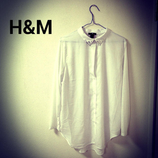 エイチアンドエム(H&M)のH＆Mホワイトシャツ(シャツ/ブラウス(長袖/七分))