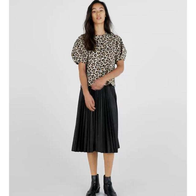 Bershka(ベルシュカ)のパフスリーブレオパードＴシャツ  レディースのトップス(シャツ/ブラウス(半袖/袖なし))の商品写真