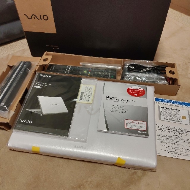 SONY VAIO VPCF118FJ/W　新品、未使用