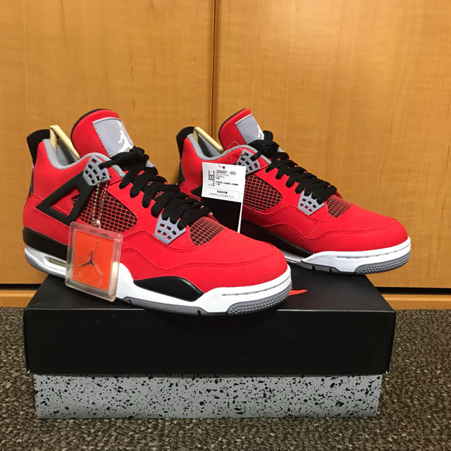 NIKE(ナイキ)のNIKE AIR JORDAN 4 RETRO TORO BRAVO メンズの靴/シューズ(スニーカー)の商品写真