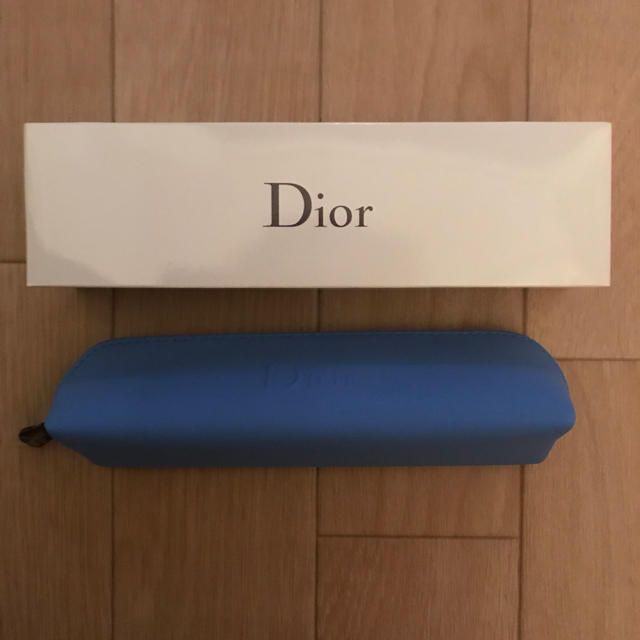 Dior(ディオール)の【新品】DIOR ペンケース ポーチ 非売品 インテリア/住まい/日用品の文房具(ペンケース/筆箱)の商品写真