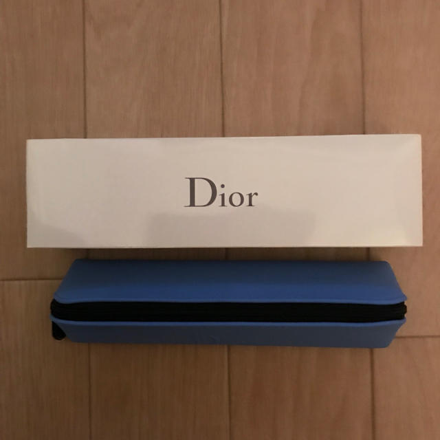 Dior(ディオール)の【新品】DIOR ペンケース ポーチ 非売品 インテリア/住まい/日用品の文房具(ペンケース/筆箱)の商品写真