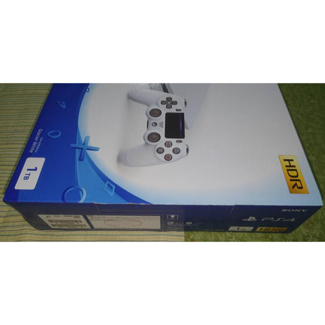 PlayStation4(プレイステーション4)の新品未開封 ★PlayStation 4  白 １TB　CUH-2200BB02 エンタメ/ホビーのゲームソフト/ゲーム機本体(家庭用ゲーム機本体)の商品写真