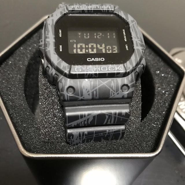 G-SHOCK(ジーショック)のG-SHOCK DW-5600SL-1ER メンズの時計(腕時計(デジタル))の商品写真