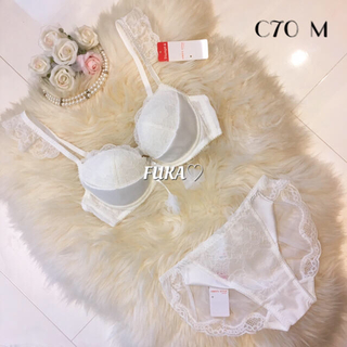アモスタイル(AMO'S STYLE)のC70♡アモスタイルby トリンプ web限定 ブラ&ショーツ 白(ブラ&ショーツセット)