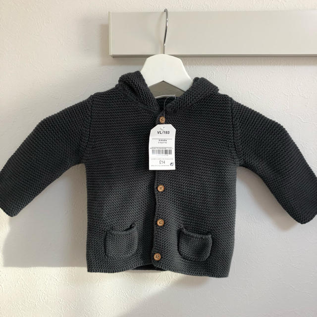 NEXT(ネクスト)のnext baby ニットパーカー 新品未使用 タグ付き キッズ/ベビー/マタニティのキッズ服女の子用(90cm~)(ニット)の商品写真