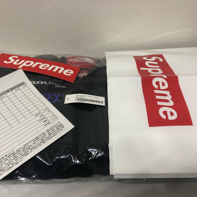 Supreme(シュプリーム)の専用 メンズのジャケット/アウター(マウンテンパーカー)の商品写真