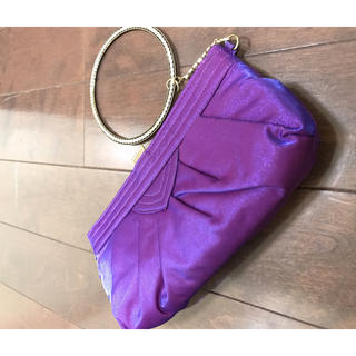 バイオレットハンガー(Violet Hanger)のviolethangerパープル ハンドクラッチバッグ リング付き(ハンドバッグ)