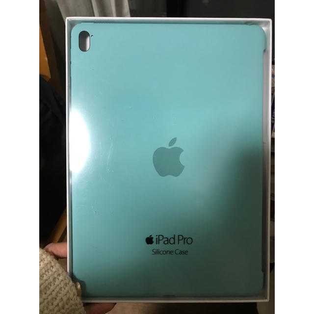 Apple(アップル)のiPad pro 9.7インチ 純正シリコンカバー 新品未使用 スマホ/家電/カメラのスマホアクセサリー(iPadケース)の商品写真