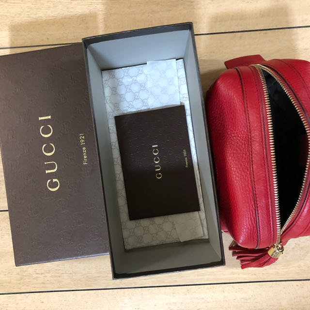 Gucci(グッチ)のGUCCI グッチ ポーチ メイクポーチ 財布 レディース レッド ロゴ レディースのファッション小物(ポーチ)の商品写真