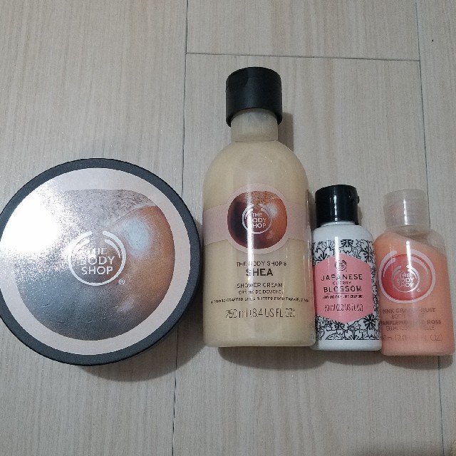 THE BODY SHOP(ザボディショップ)のボディショップ　ボディバター、シャワークリーム コスメ/美容のボディケア(ボディクリーム)の商品写真