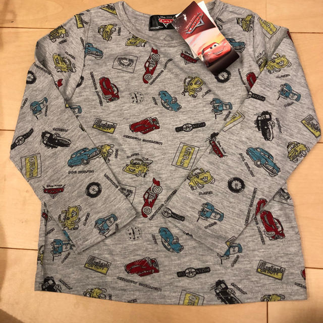 新品 カーズロンT 長袖Ｔシャツ 100 キッズ/ベビー/マタニティのキッズ服男の子用(90cm~)(Tシャツ/カットソー)の商品写真