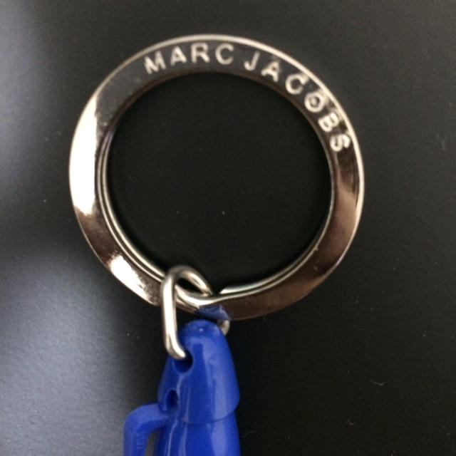 MARC BY MARC JACOBS(マークバイマークジェイコブス)のMarc Jacobs キーリング (青) レディースのファッション小物(キーホルダー)の商品写真