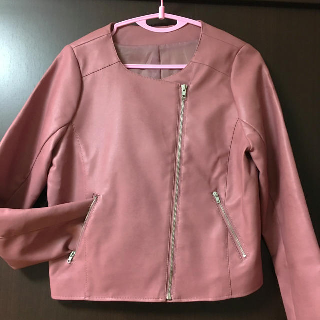 eimy istoire(エイミーイストワール)のピンク合皮ライダース レディースのジャケット/アウター(ライダースジャケット)の商品写真
